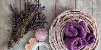 Hydrolaty jak stosować wodę kwiatową