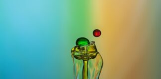 Z jaką prędkością leci lotka do badmintona?